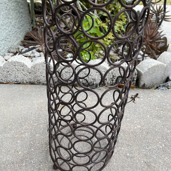 Vintage  🌸 Plant/Flower Designer Wrought Iron - Picture 6 of 6